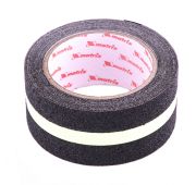 Лента клейкая противоскользящая, c фотолюминисцентной полосой 50 мм x 5 м Matrix